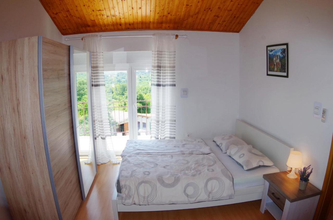 Holiday Home Elvis, Village Kujici Hreljići Esterno foto